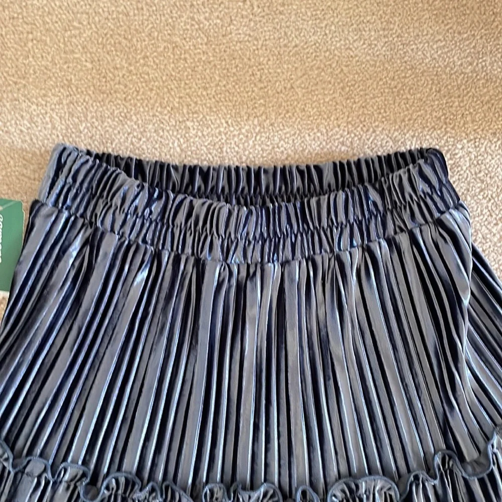 Simons velvet ruffle tiered pleat skirt - Picture 4 of 4